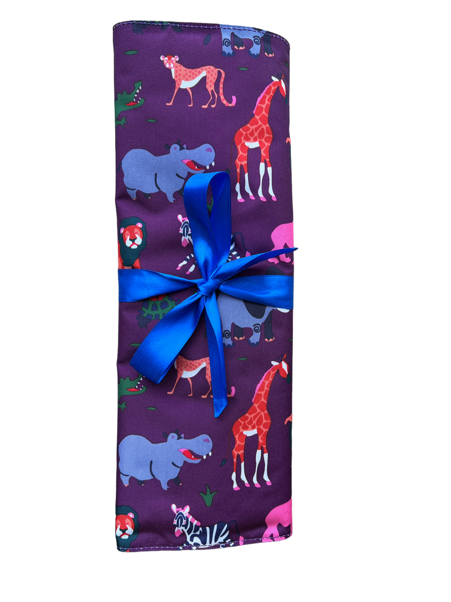Estuche en Tela para Agujas de Punto (Tejer en Dos) Vino Tinto Animales Salvajes