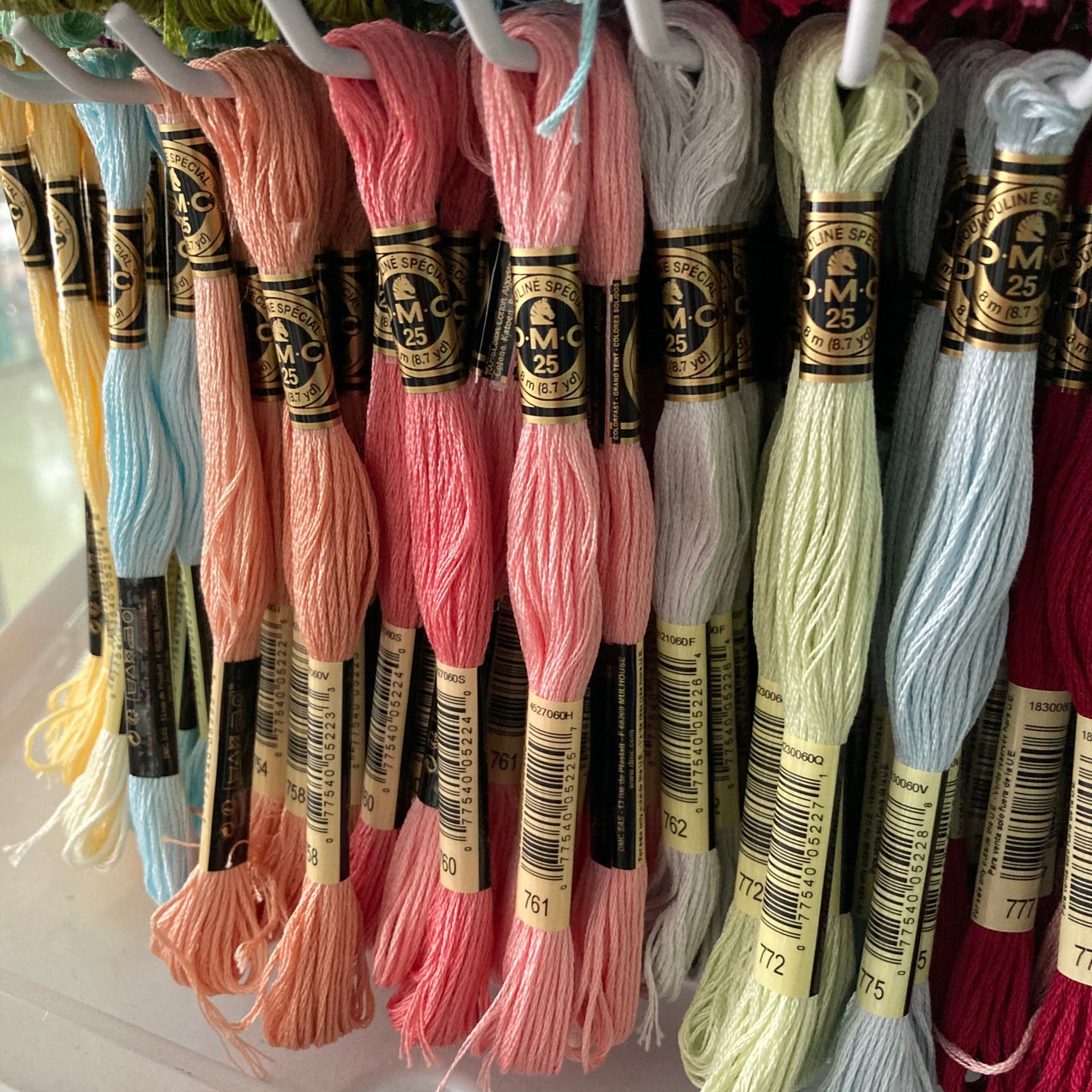 Entrelanas Sala de Tejido - Tienda online: lanas, agujas y accesorios