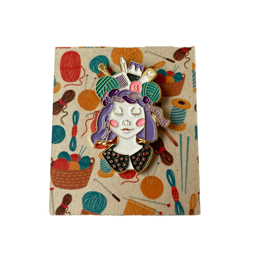 Pin decorativo Mujer Tejedora Creativa - Artesana