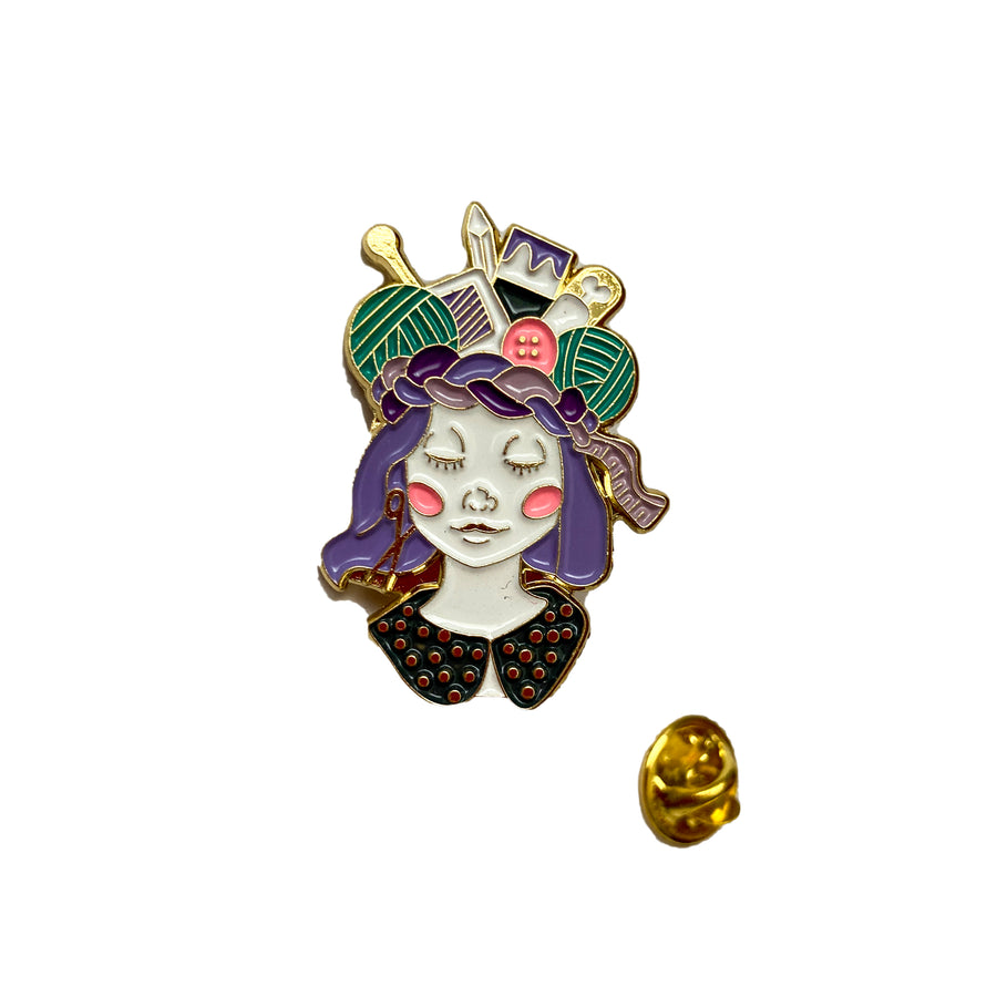 Pin decorativo Mujer Tejedora Creativa - Artesana