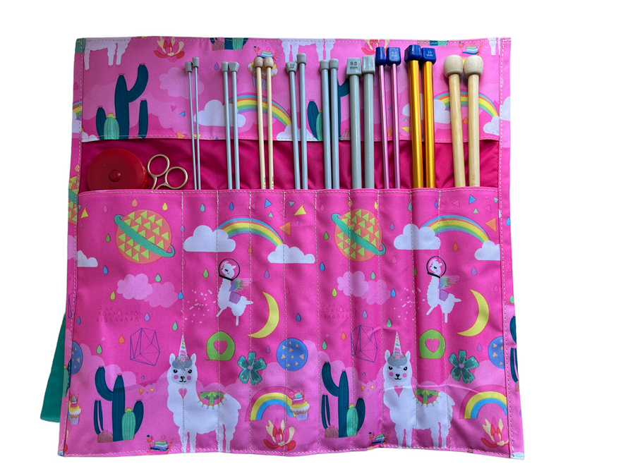 Estuche en Tela para Agujas de Tejer en Dos Rosado Llama